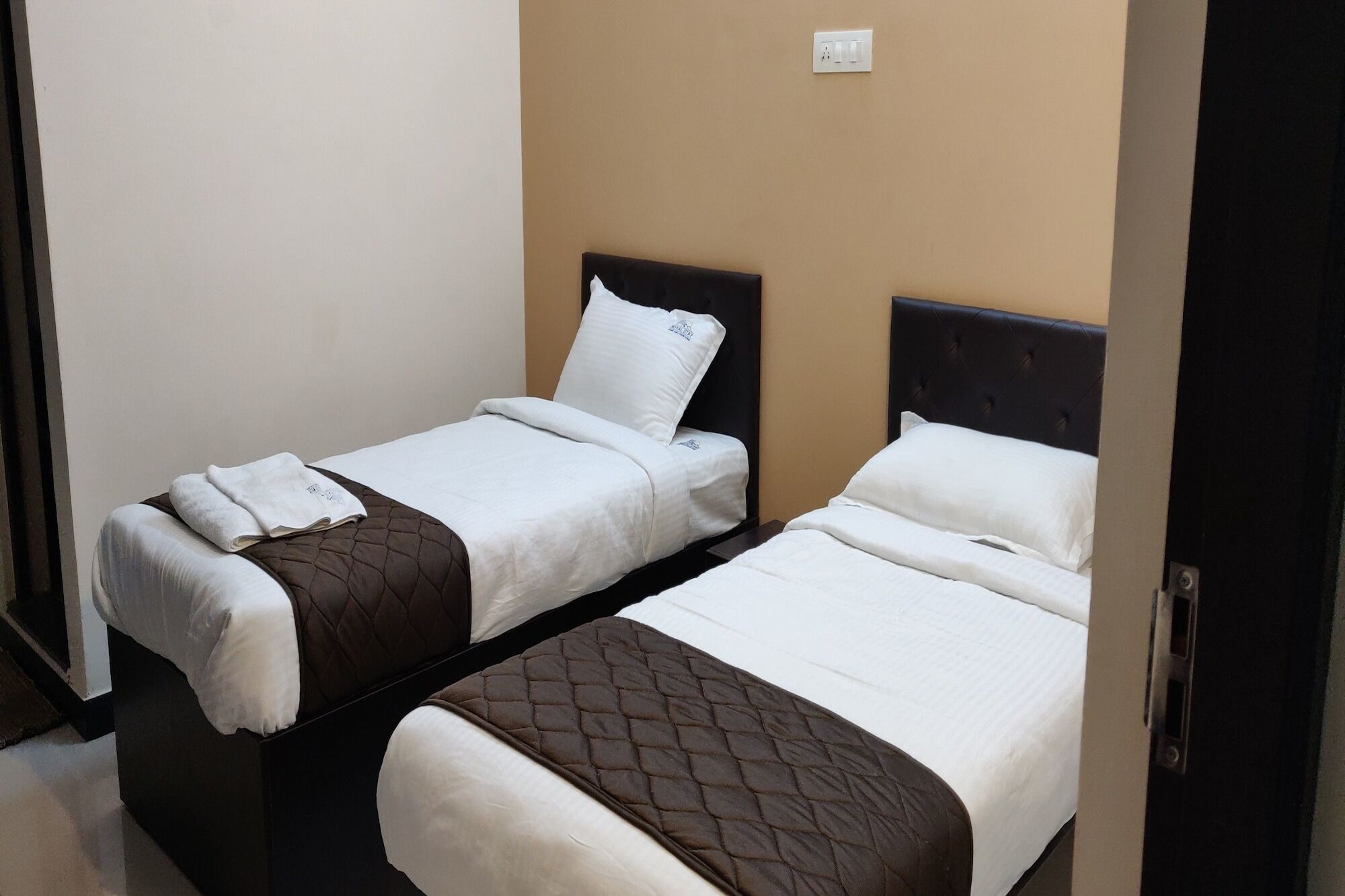 Oyo Flagship 24147 Royal Stay Singānallūr Zewnętrze zdjęcie